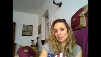 Play Raluca Maria de la Bucuresti se dezbraca