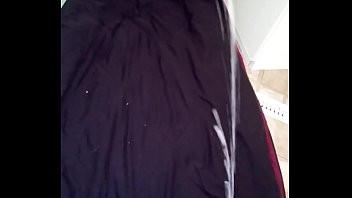 Play Huge cumshot squirt