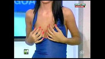 Play Goluri si Goale ep 17 Miki si Roxana (Romania naked news)