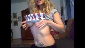 Play Maria Rosca Raluca de la Braila face striptease