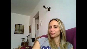 Play Raluca Rosca Maria din Braila face striptease
