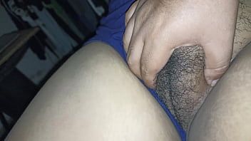 Play [Karmic][Morning] I stay to sleep in my mom's room. I engrave her camel toe. He has the chubby Panocha.