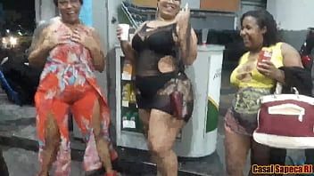 Play Leaving the party, the girls' tram stops at the gas station and gets everyone ready Grazy Sapeca, Nana Diaba, Suzy hurricane